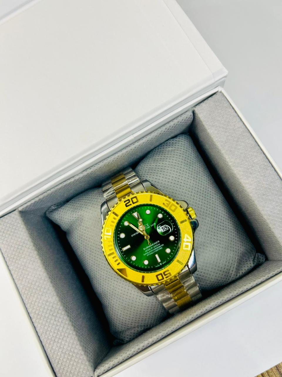 Bazel Style 2-Tone Men’s Watch – Green Dial, Gold & Silver Stainless Steel Strap, Luxury Waterproof Wrist Watch