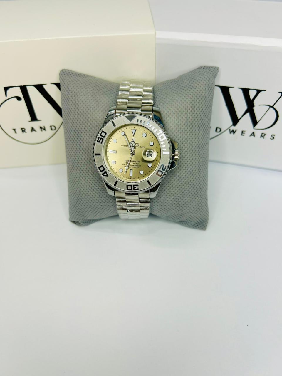 Bazel Style Silver Tone Men’s Watch – Beach Dial (Sandy Beige), Stainless Steel Strap, Luxury Waterproof Wrist Watch