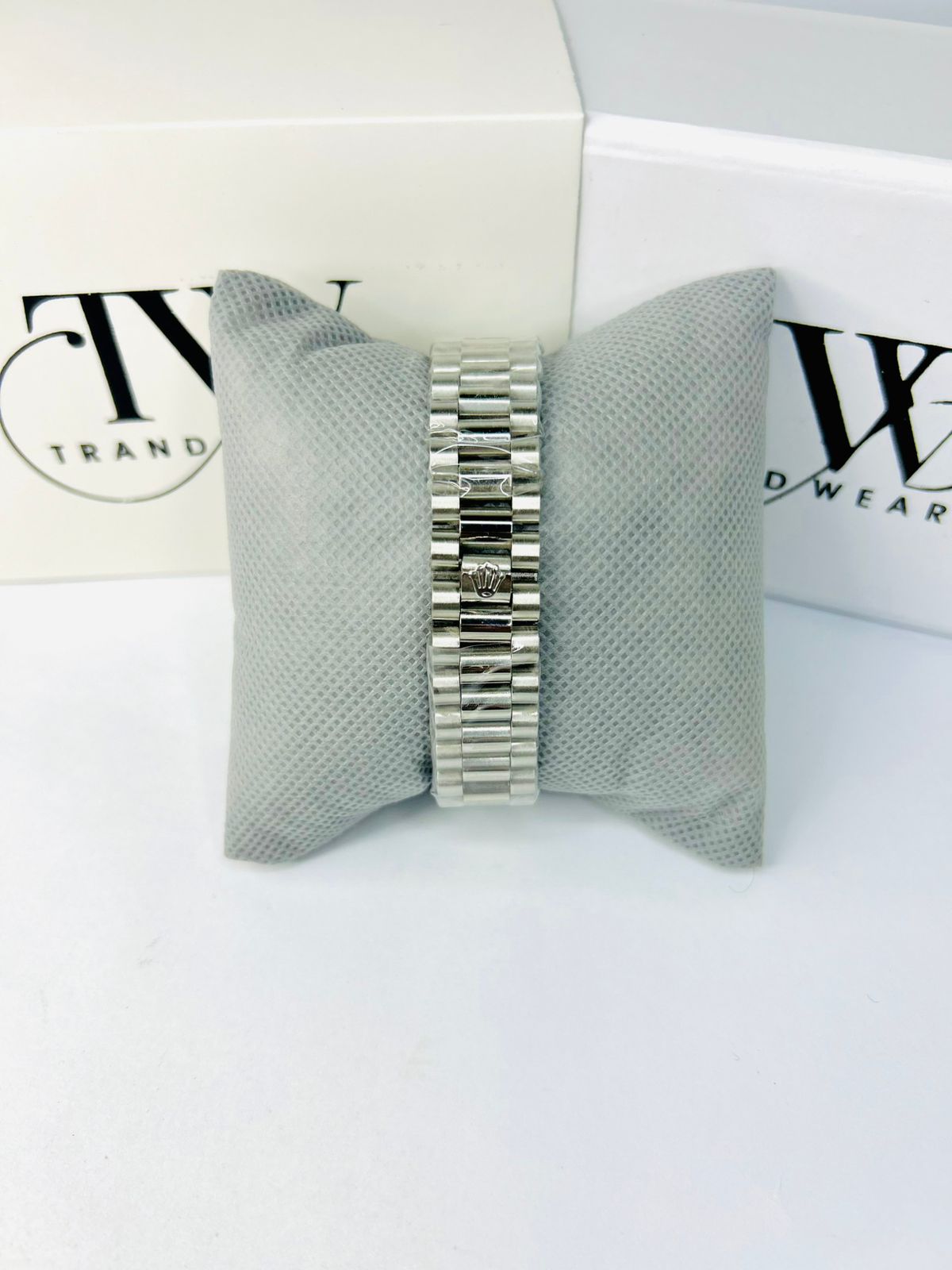 TW Watch Black Dial Silver Tone – Premium Stylish Men’s Wrist Watch