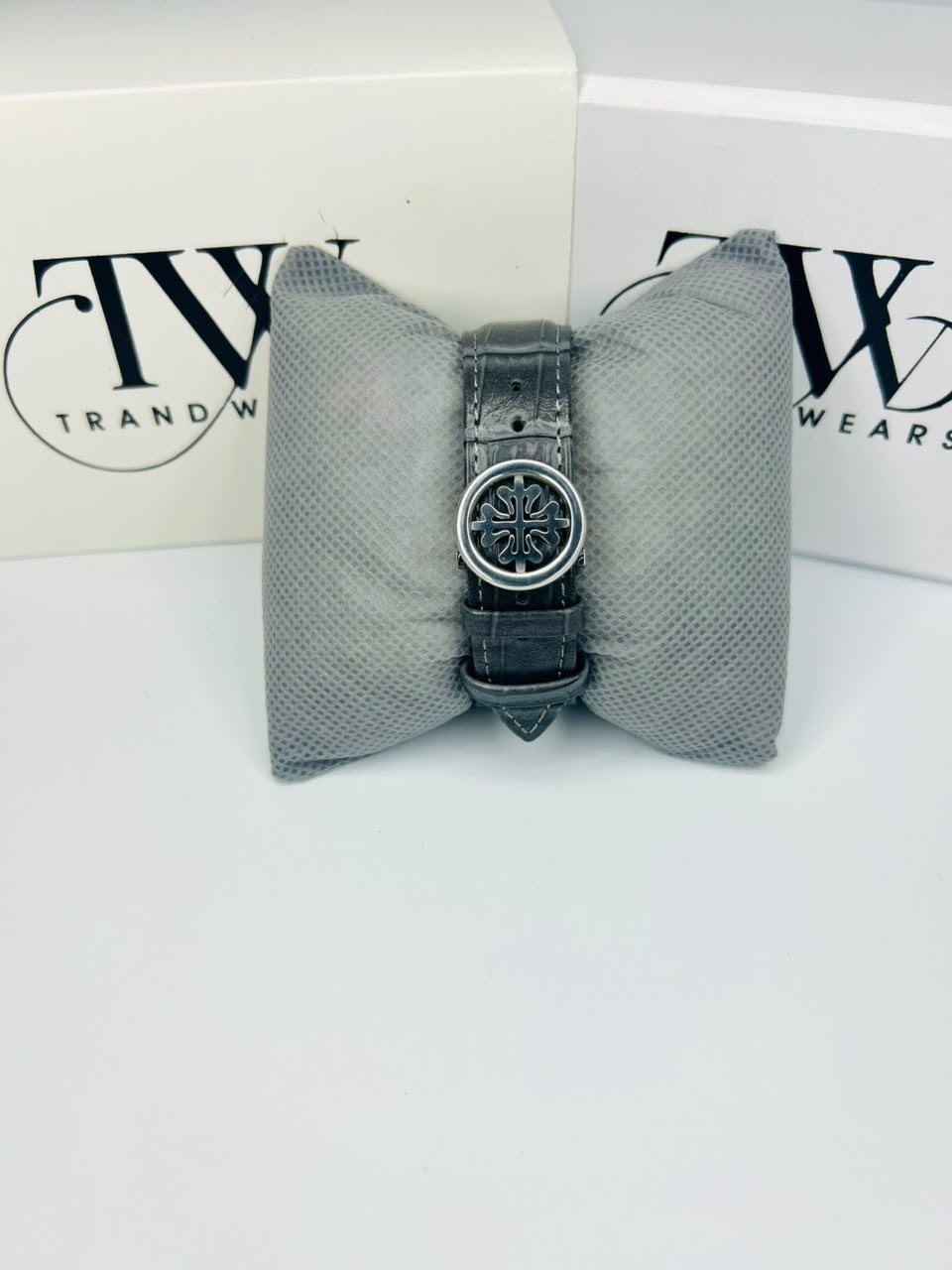 PP Gray Dial Date & Day Feature Stainless Steel Men's Watch – Quartz Analog Wrist Watch