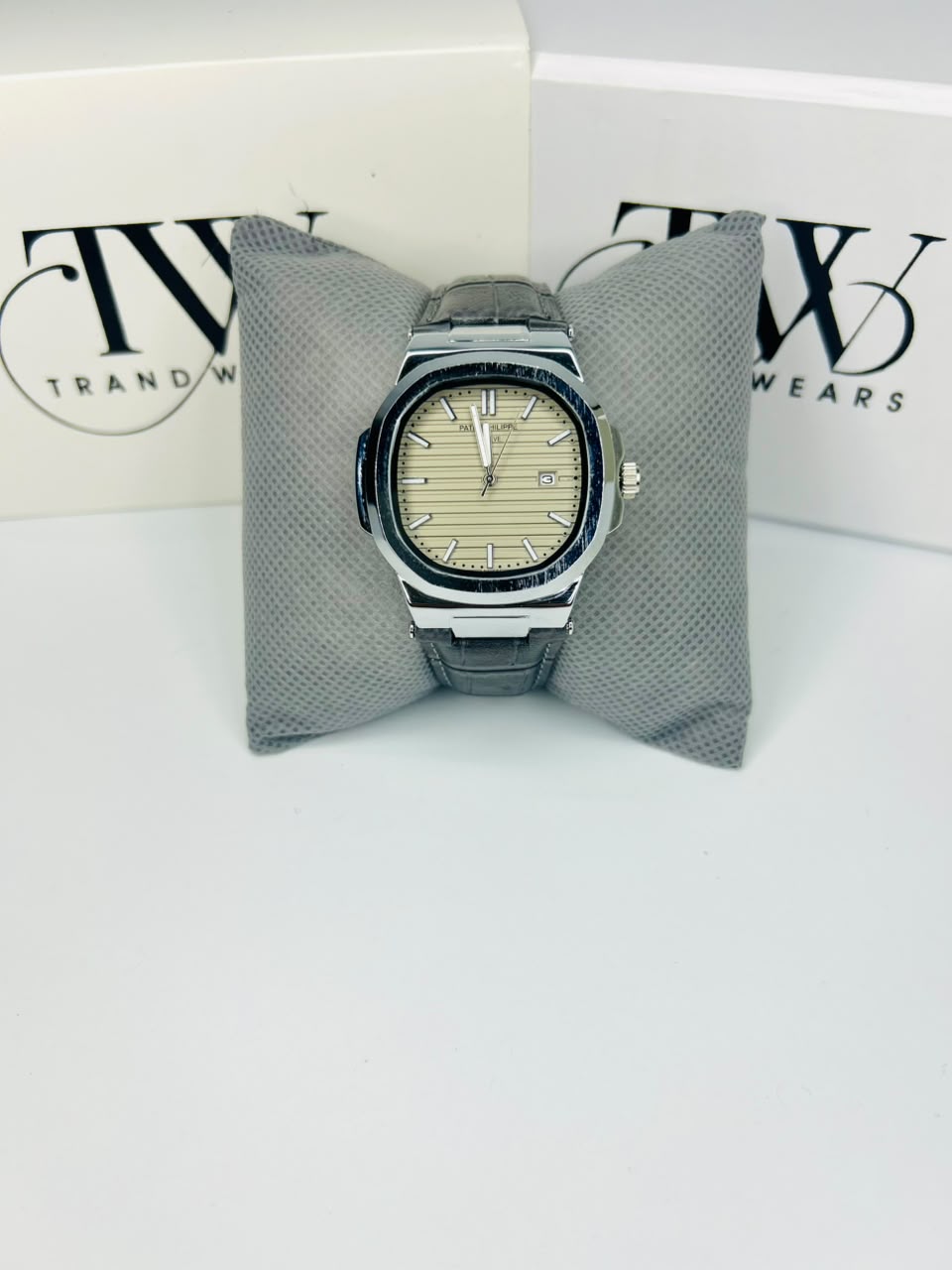 PP Gray Dial Date & Day Feature Stainless Steel Men's Watch – Quartz Analog Wrist Watch
