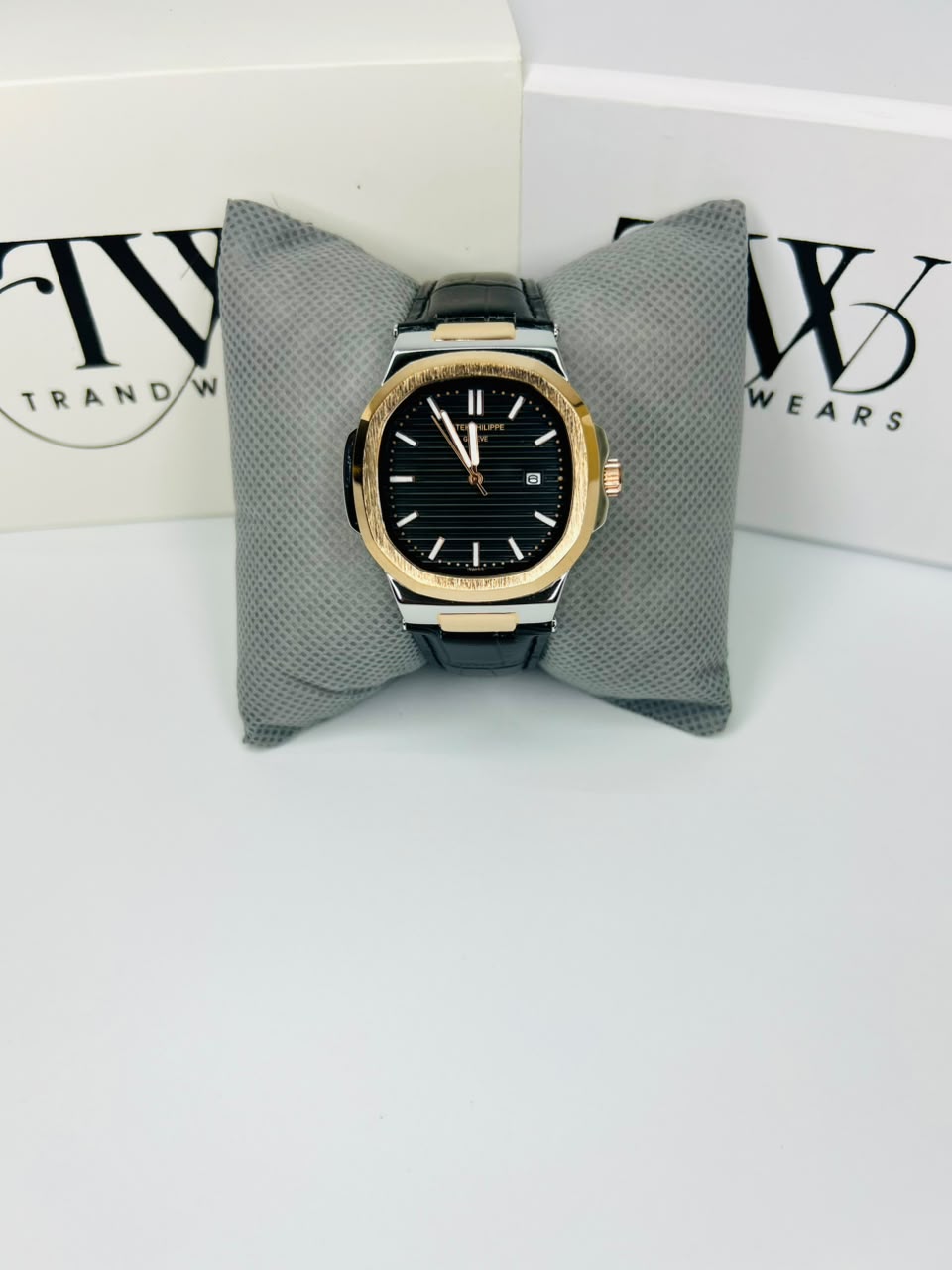 PP Gold Tone Watch with Black Dial – Date & Day Feature Stainless Steel Men's Quartz Watch